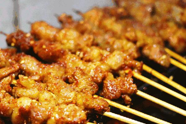 烧烤羊肉串用的自制烧烤腌制料,新疆羊肉串挂糊腌料需不需要姜黄