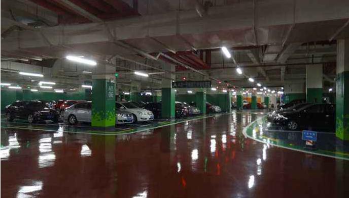 长沙保时捷停车被堵,长沙保时捷被扣