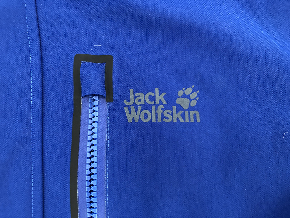 狼爪登山徒步冲锋衣，满满惊喜的开箱报告