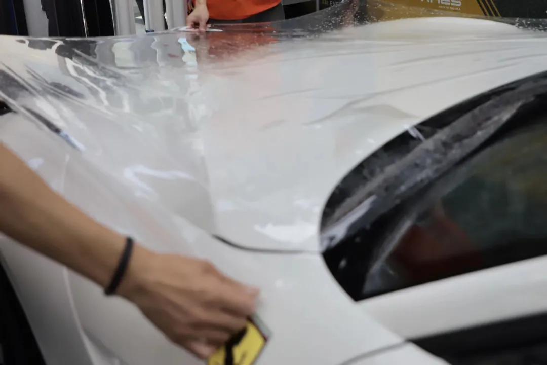 贴膜镀晶隐形车衣有什么不一样,隐形车衣漆面保护膜有必要贴吗