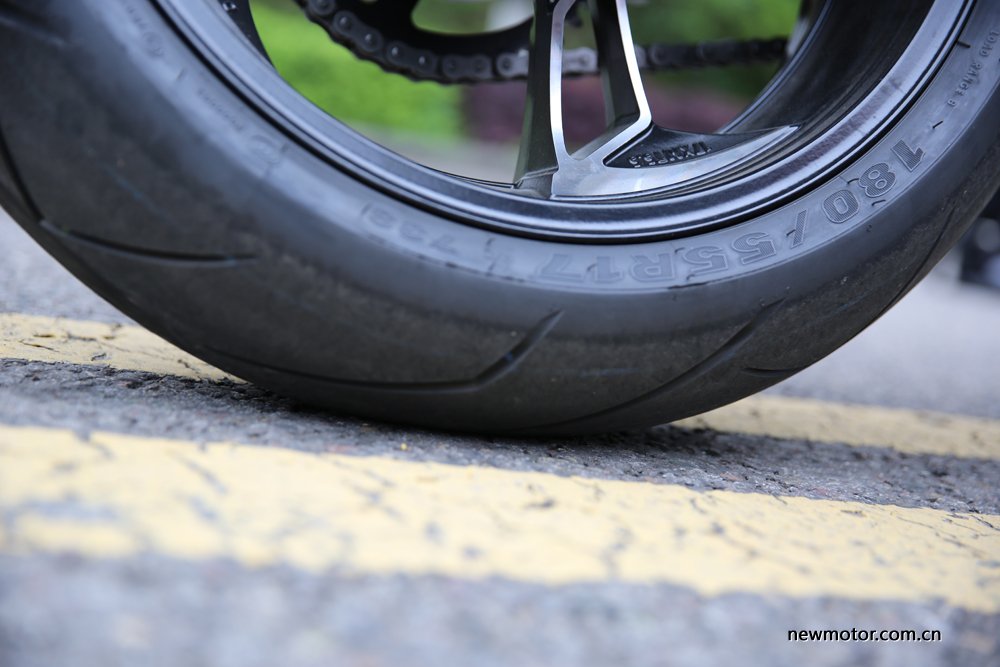 升仕310V试驾/多图：舒适好骑的运动太子车，标配ABS，全LED灯具