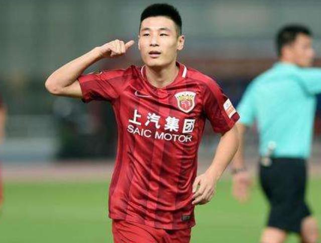 他是武磊的前辈，脚下技术无出其右，因“战术不对路”怒退国家队