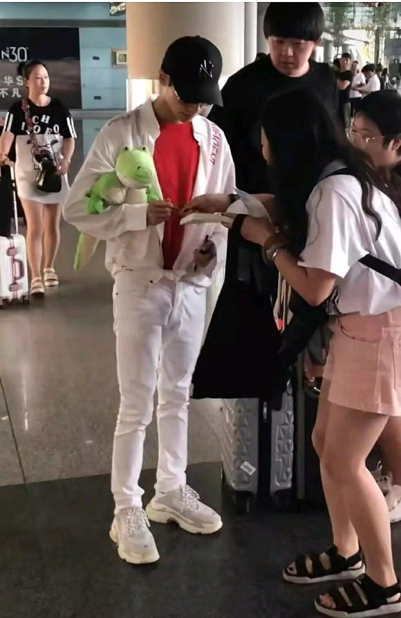 罗云熙身高对比,罗云熙和其他明星对比身高