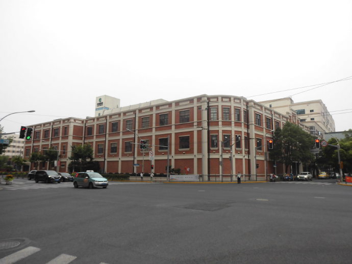 租界公园、跑狗场、卷烟厂，这条马路“活化石”太多