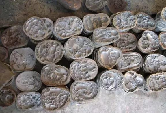 金镶玉骗人后续,金镶玉的骗术