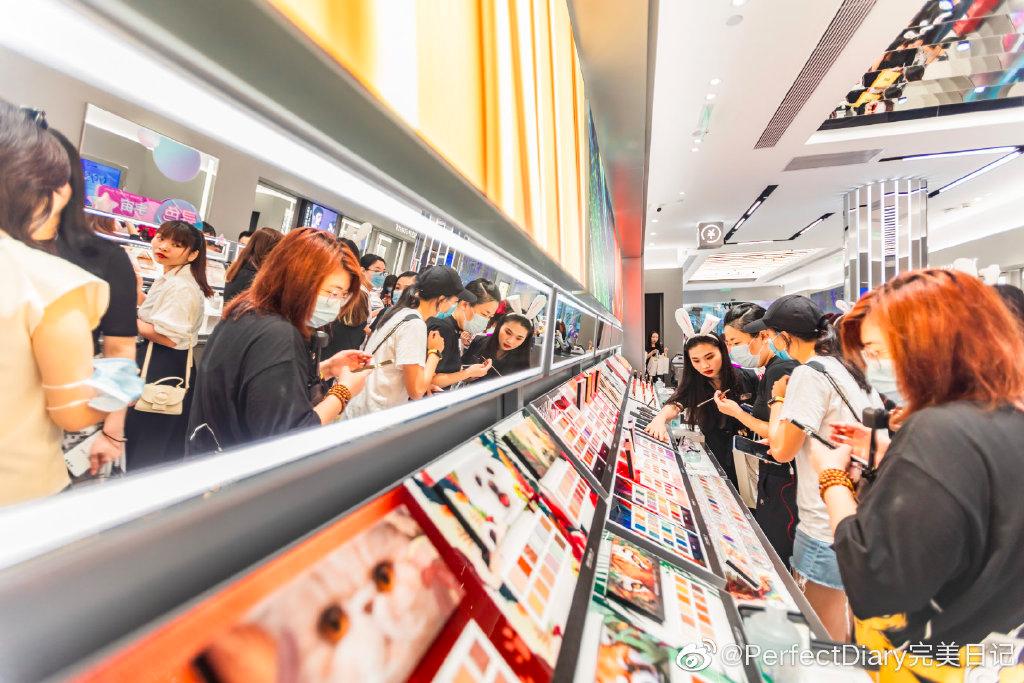 完美日记李佳琦代言散粉,李佳琦完美日记周迅