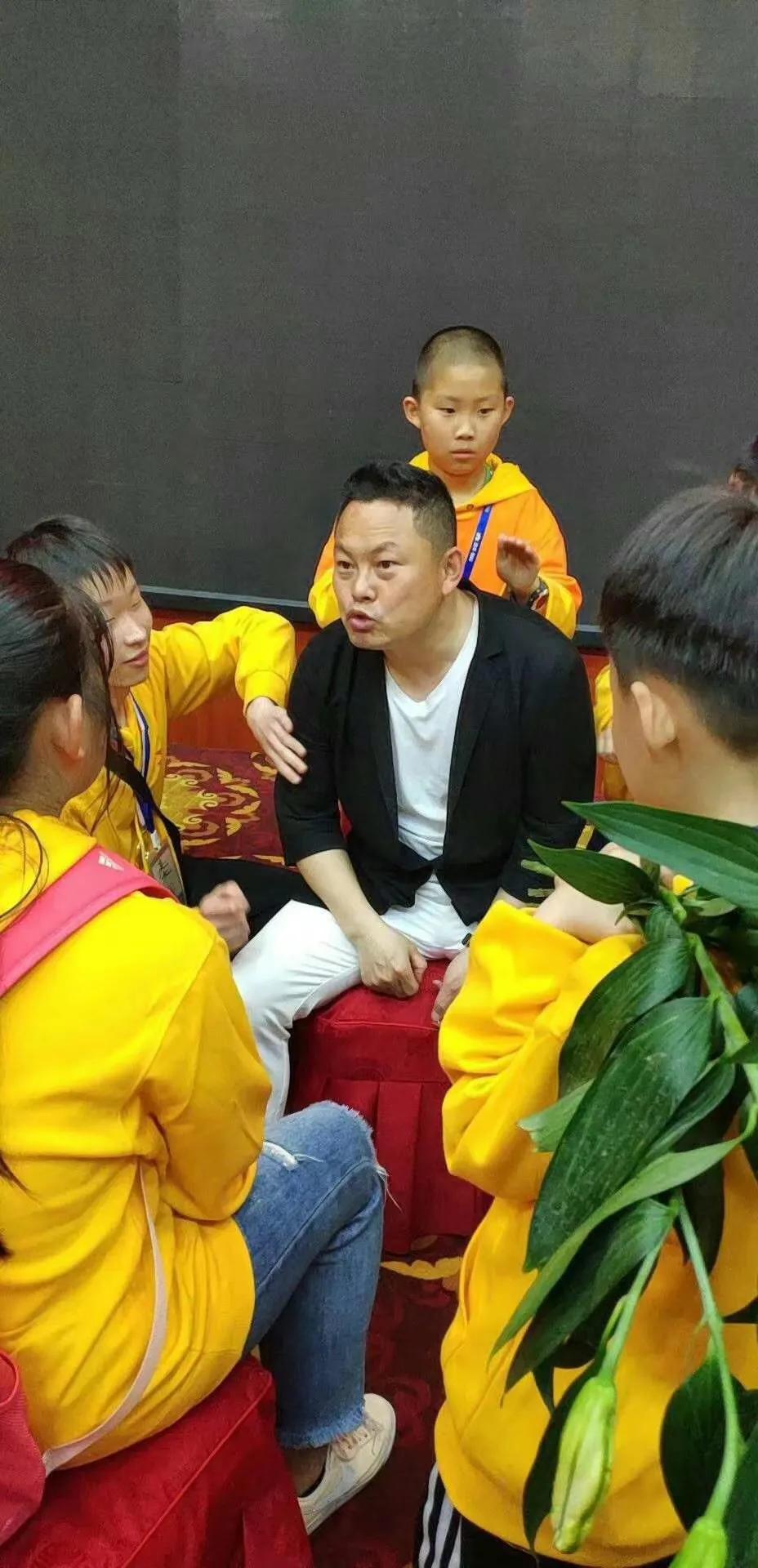 帮孩子戒掉手机家长怎样做才正确,如何让小孩子戒掉手机