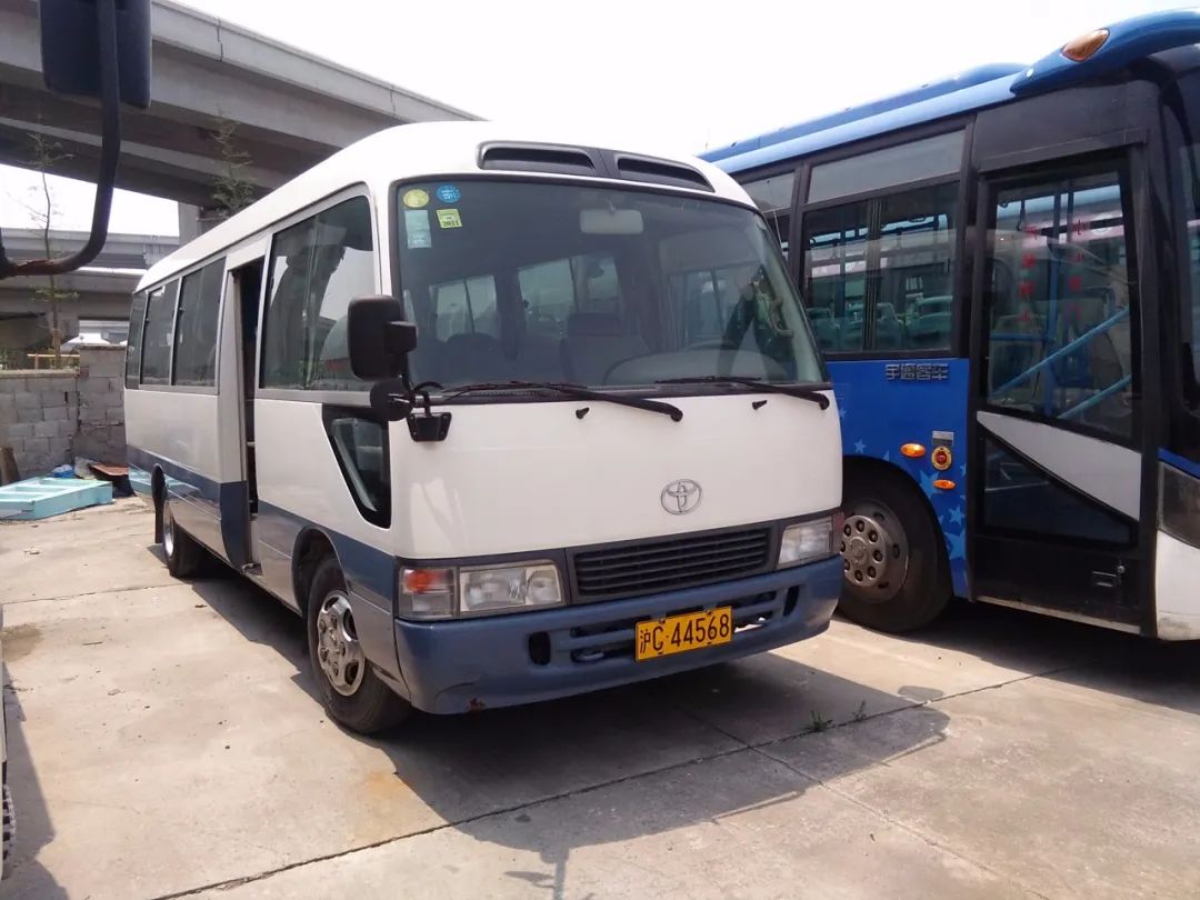 真考斯特和仿考斯特,丰田考斯特各个版本