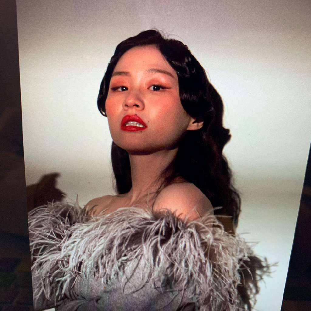 脸大肩厚怎样穿衣显瘦,脸大怎么穿显瘦