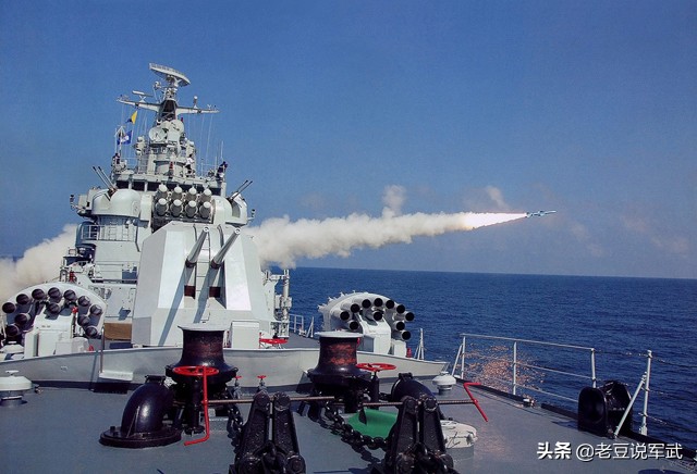 052D系列驱逐舰排水量,排水量达到了12万吨