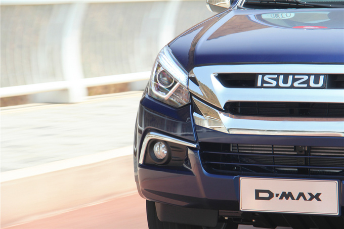 更年轻更舒适静态体验五十铃d-max,江西五十铃d-max哪款更值得买