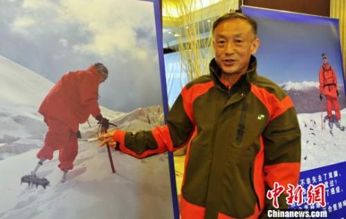 无腿登山者夏伯渝,中国攀登珠峰第一人夏伯渝