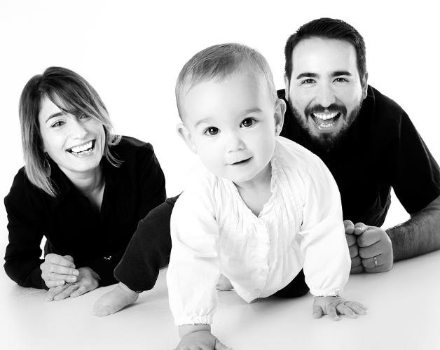 宝宝认识母亲,给宝宝按摩有助于生长发育