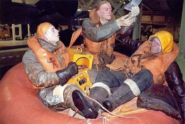 隐藏在海上船只不起眼角落的小黄盒，细数能救命的长波和短波电台