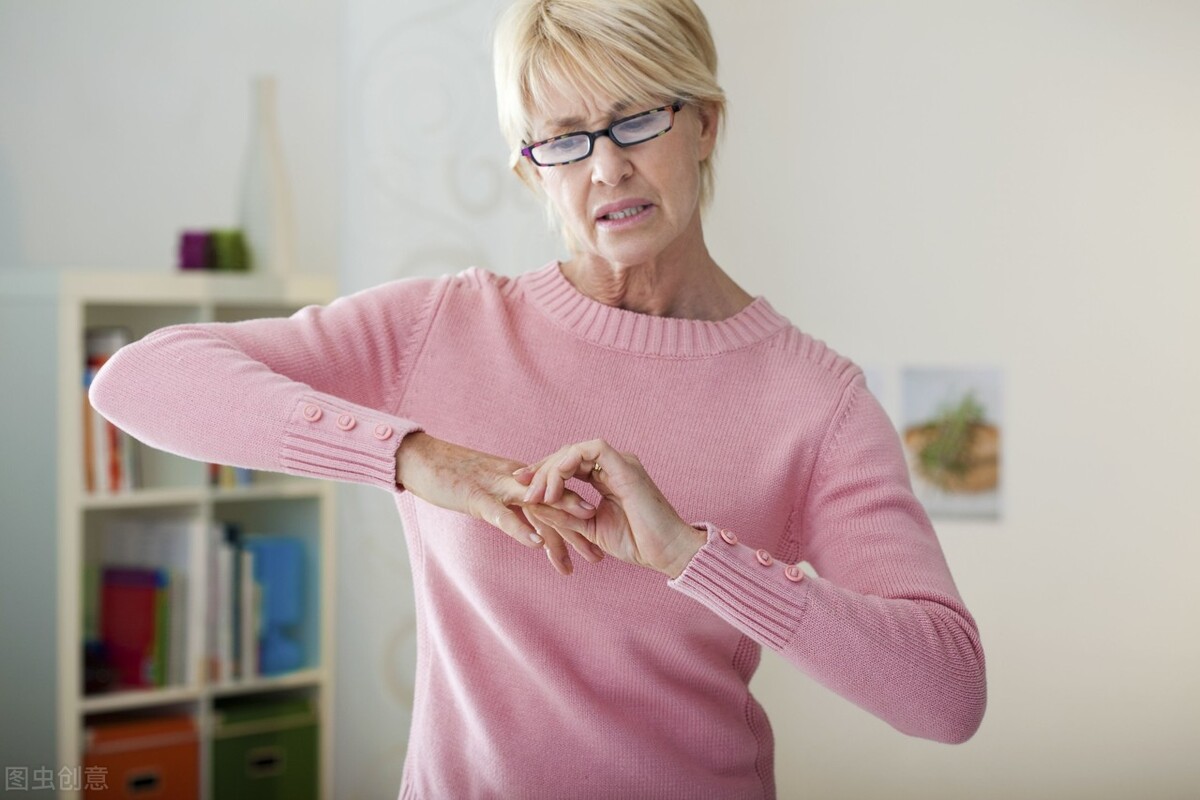 手指风湿关节炎的症状要注意什么,手关节炎风湿病怎么运动预防