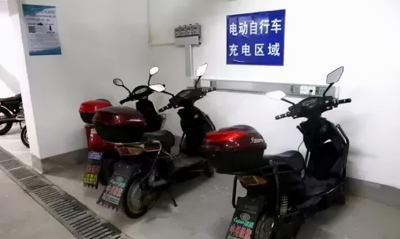 电动车每日充电有坏处吗,电动车每天充和用完充有什么区别