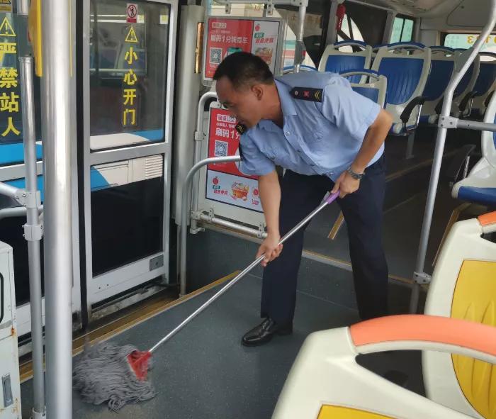 珠海司机和妻子两地分居14年,却坚持留下!支撑他的是这座城市浓浓的人情味