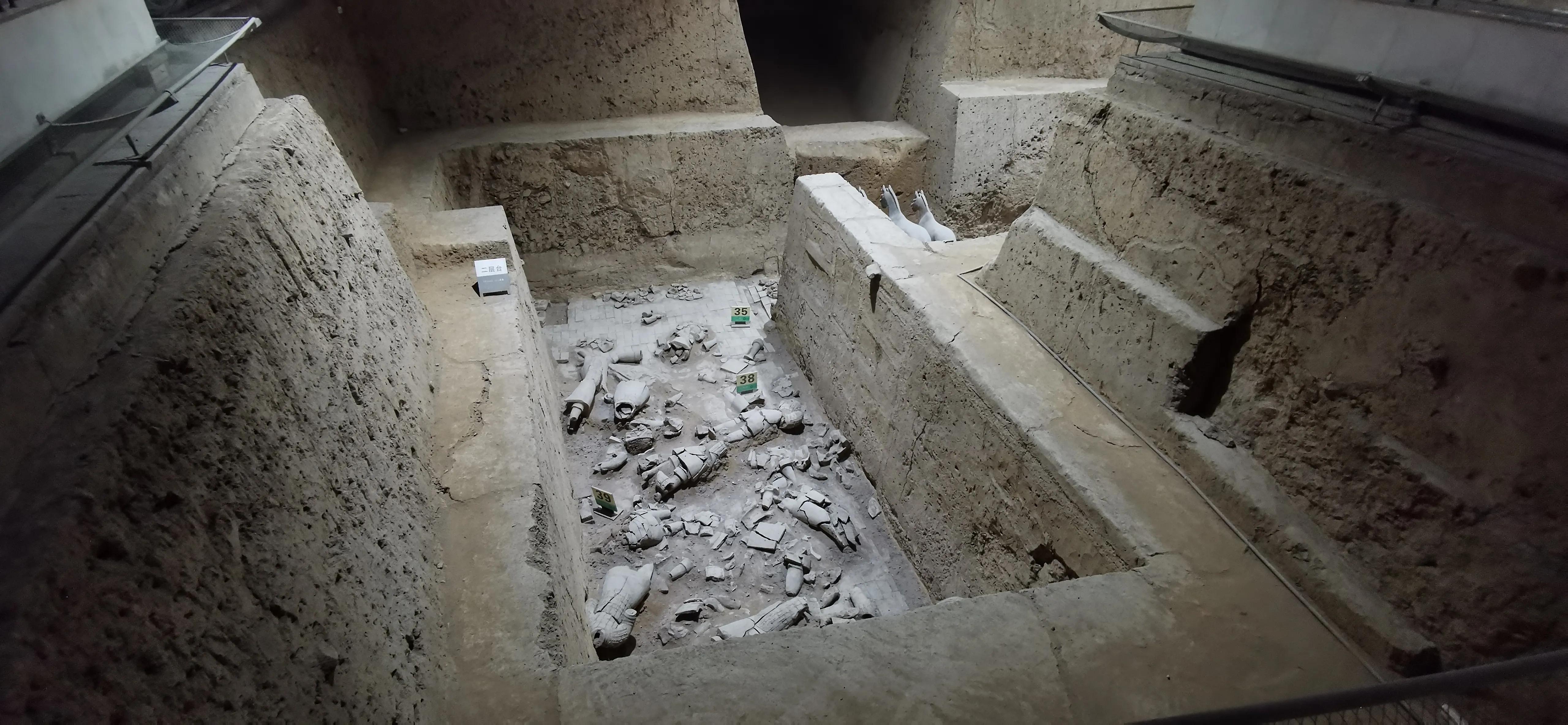 秦始皇陵兵马俑现场有讲解吗,秦始皇陵兵马俑的所在地