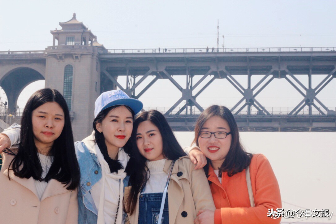 英语高颜值网红教师,中南大学老师抖音