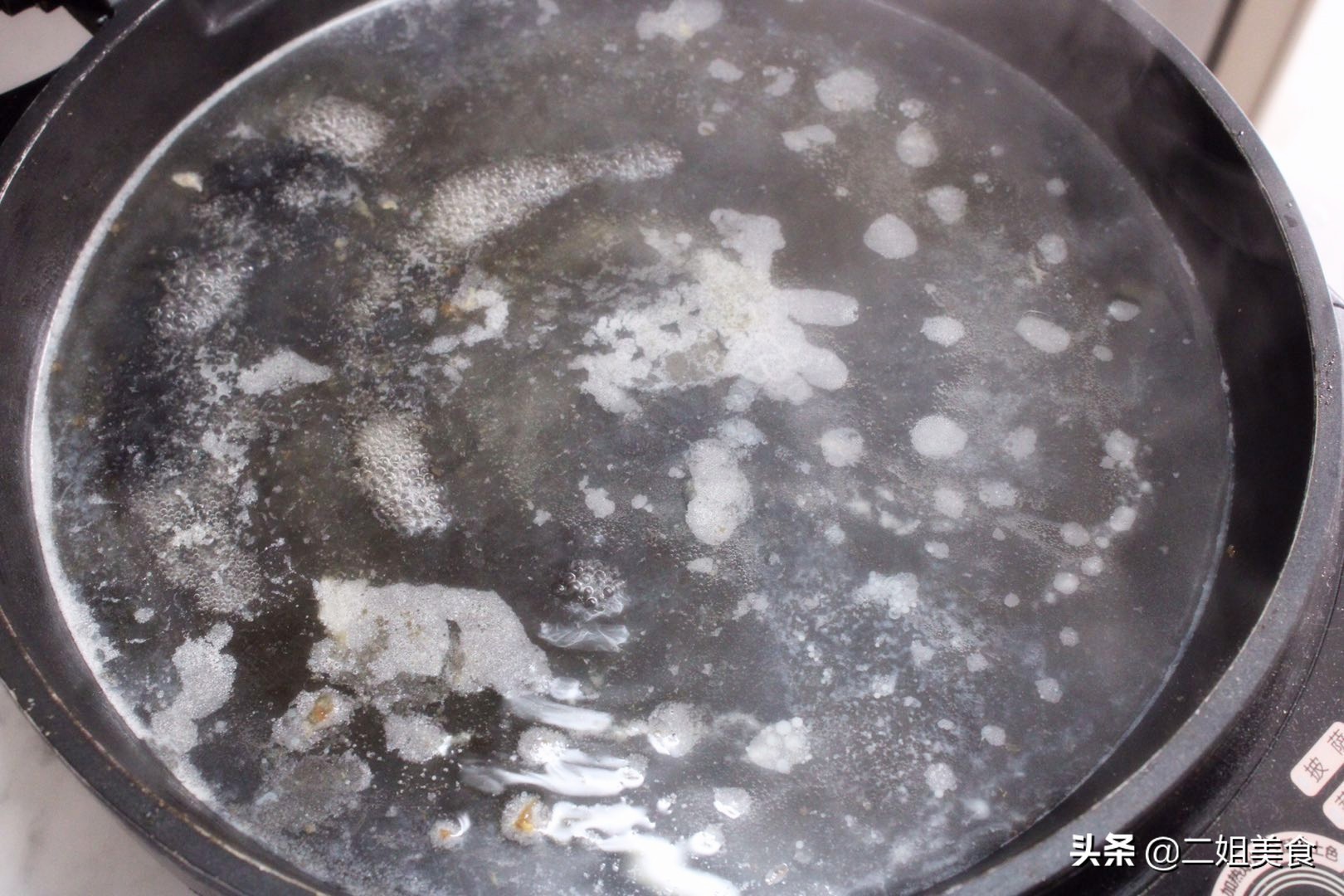 电饼铛用洗洁精洗后粘锅怎么办,洗电饼铛的妙招