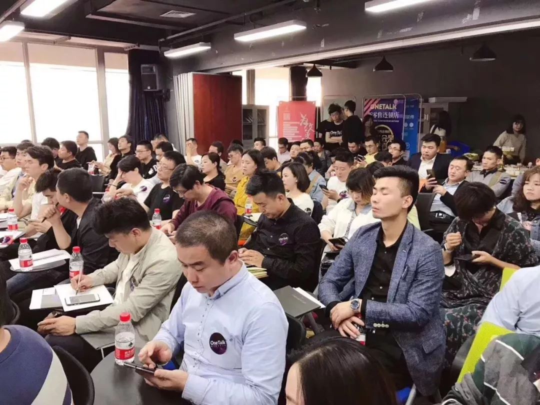 天猫京东线上与线下实体店合体,京东天猫苏宁下沉市场的趋势