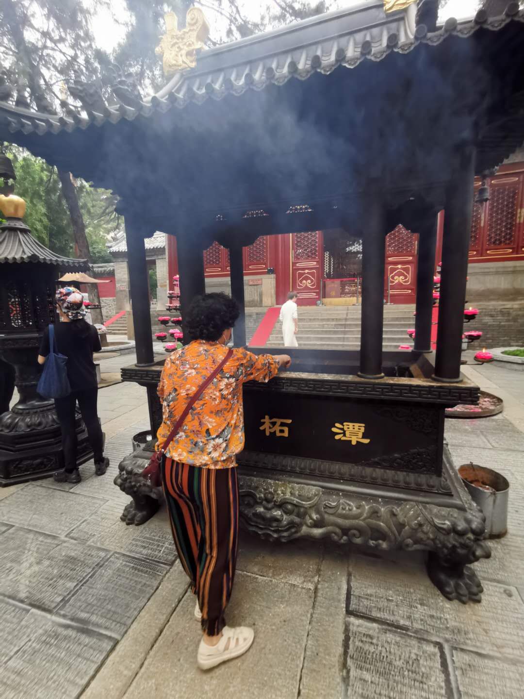 家有一老一小怎么办,父母天天说一把屎一把尿