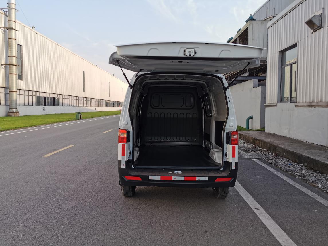 2024款小海狮x30五座详细介绍,小海狮3.39万落地多少钱