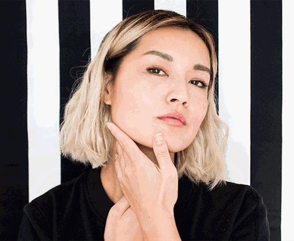 颈纹暴露了你的年龄,颈纹突然严重松弛是胖了还是瘦了