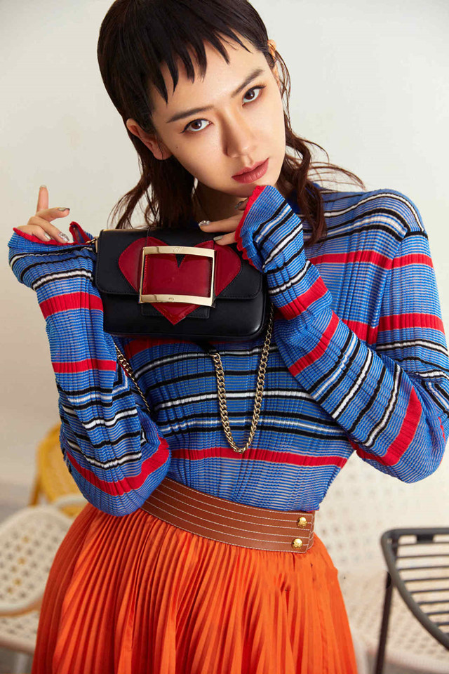 现在很流行的一个链条包,适合春夏的链条包推荐