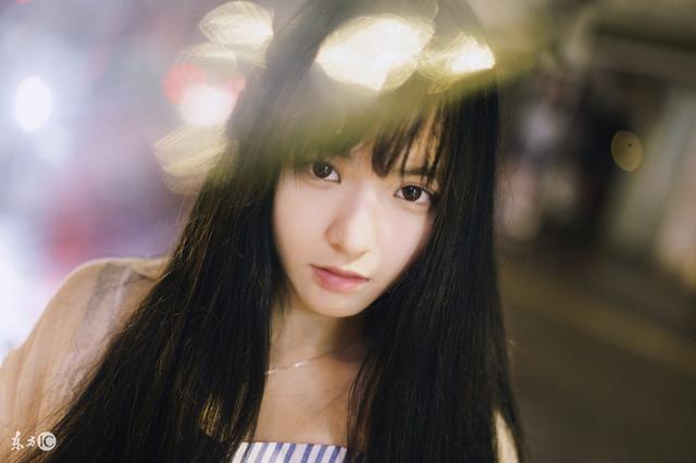 小说：小伙趁美女熟睡，偷摸给美女量三围，竟是为了给她编织衣服