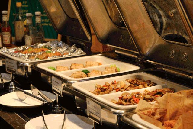 玄武湖畔这家星级自助吃到扶墙出！派送大闸蟹！海鲜小火锅畅刷