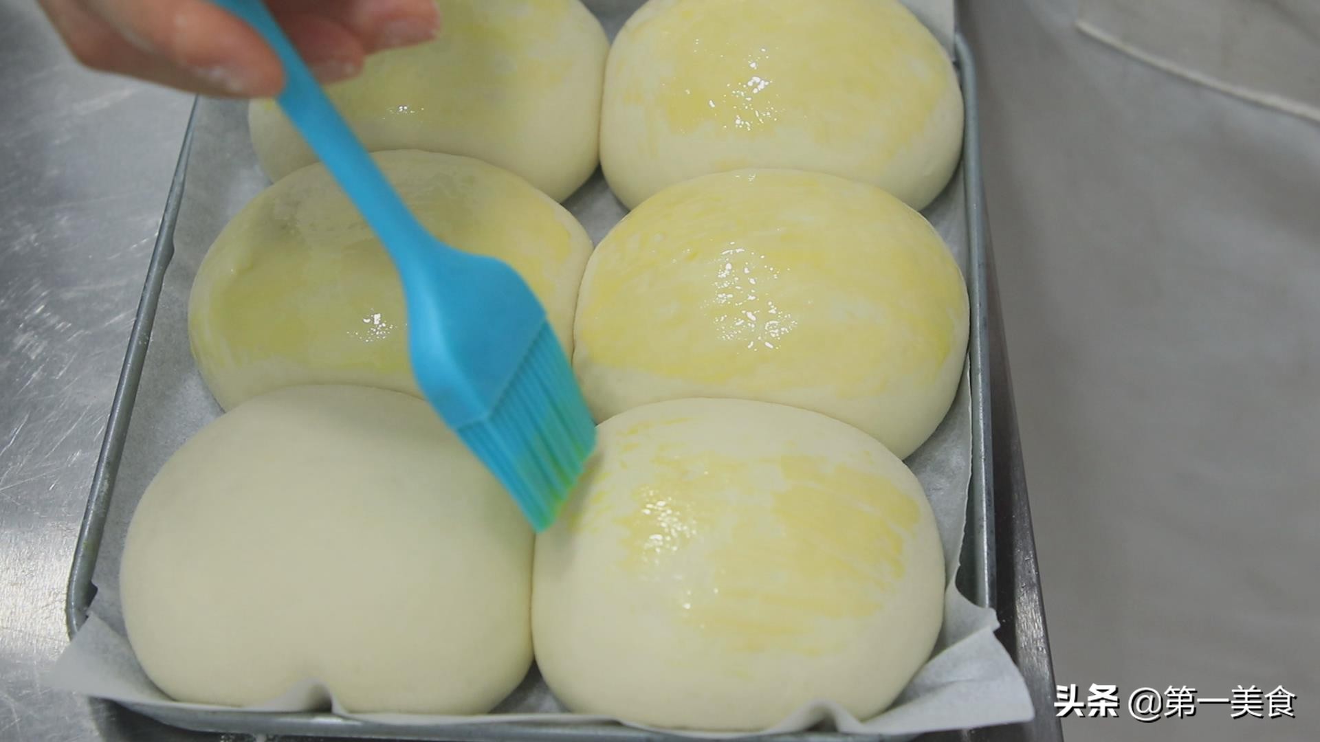 面点师制作手撕面包教程,面点师如何烘焙面包