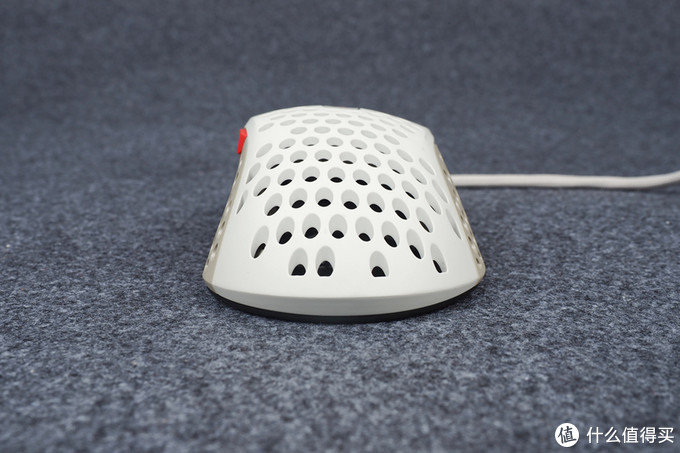 xtrfym4和xtrfym42区别,xtrfym4鼠标适合多大的手