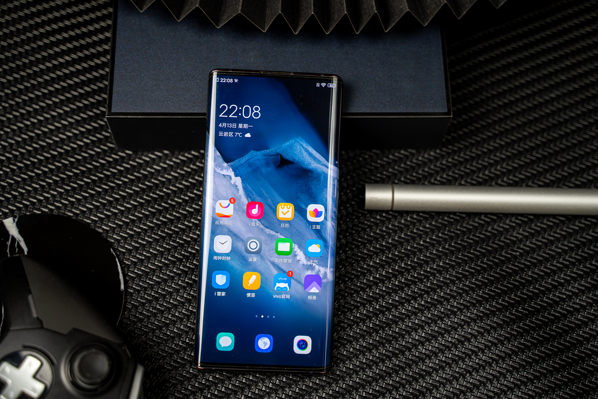 vivonex3搭载骁龙865,vivonex3s瀑布屏观感对比