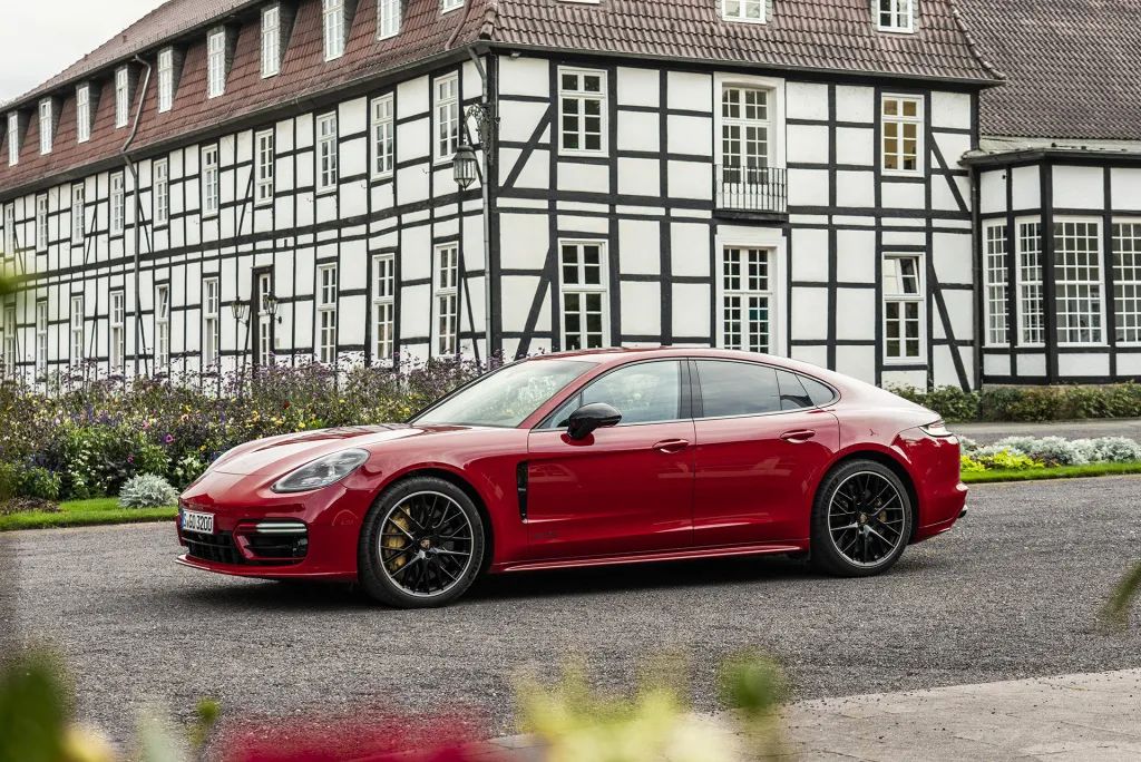 国家燃油车禁售时间,从禁摩的高速开到了禁摩高速