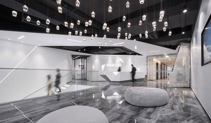 高级工业风尚游游戏深圳办公设计欣赏