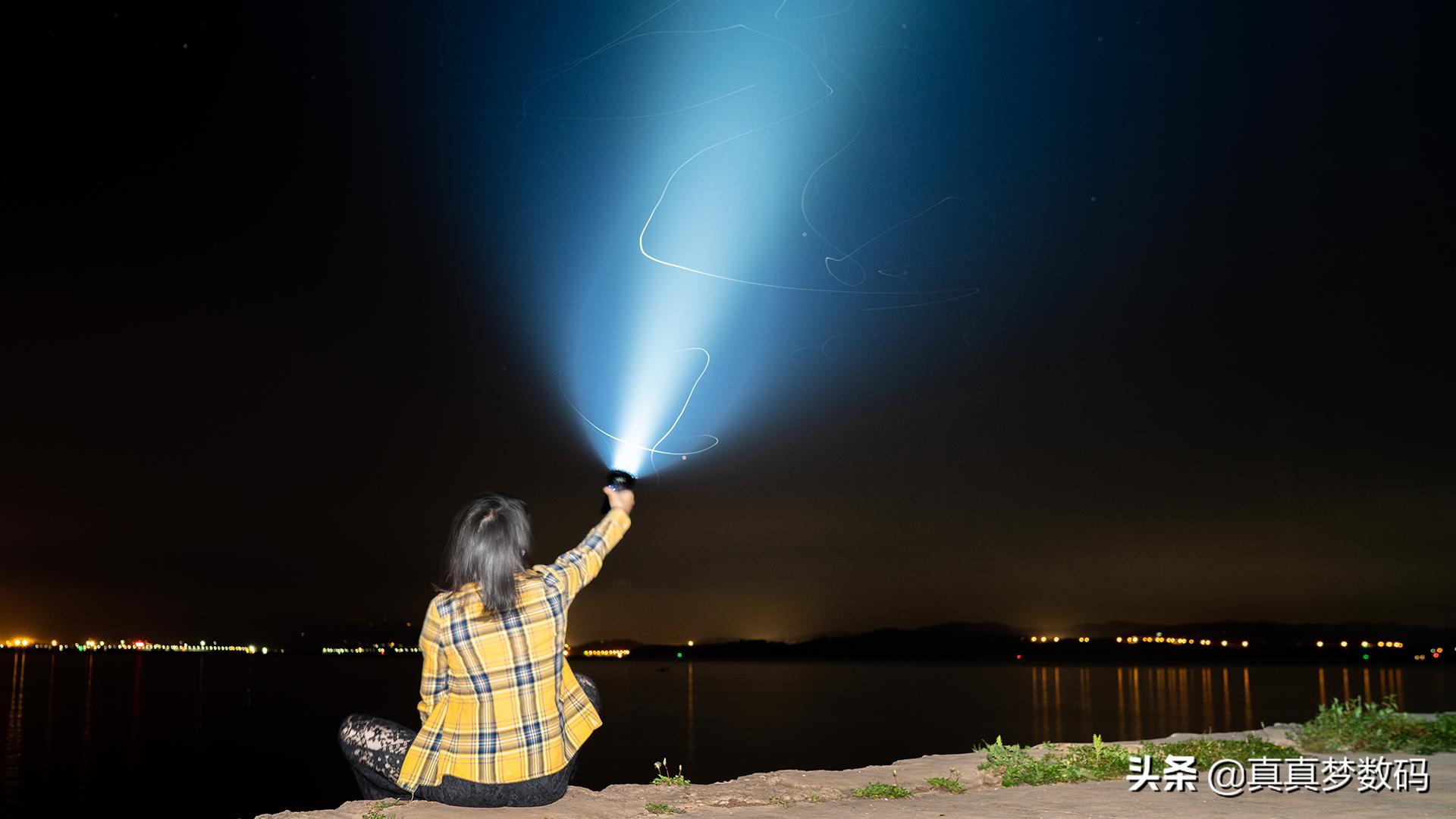 2021强光手电选购经验篇一:盘点我的高性价比强光手电筒