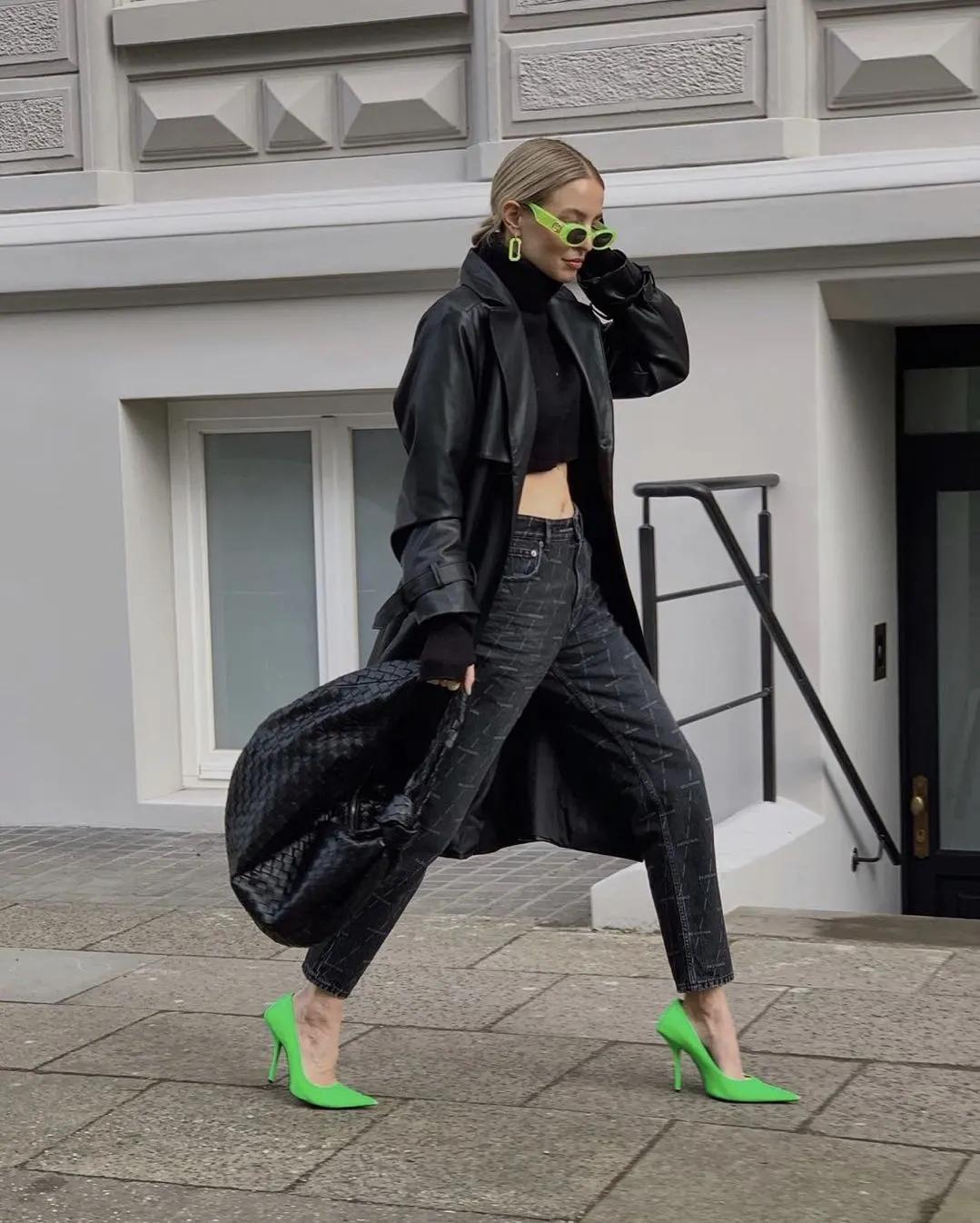 圆脸女生怎么选墨镜,圆脸女生如何选择大牌眼镜