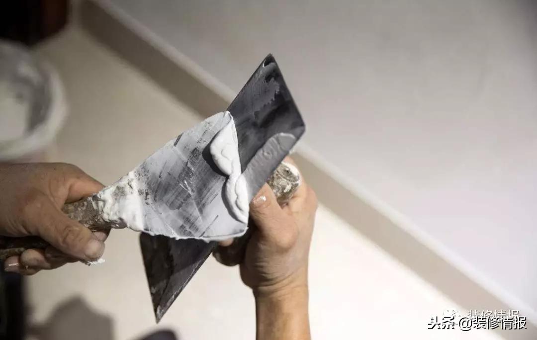 墙面刮腻子后的裂纹如何修补,卫生间墙面瓷砖裂纹怎么修补