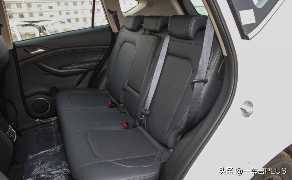 12万的五座中型suv自动挡,几万块钱自动挡双动力新车suv