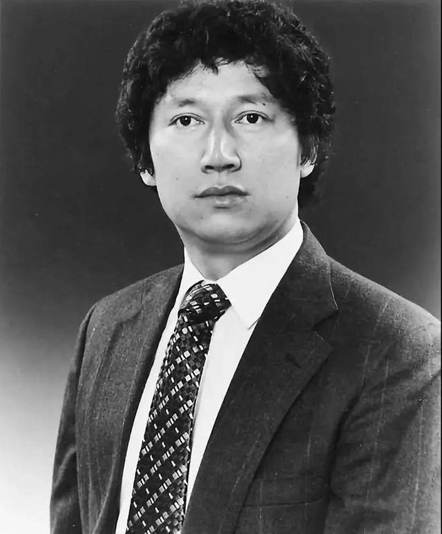 他是北京首富，也是头号软饭王，坐拥80亿身家，晚年遭亲人反目