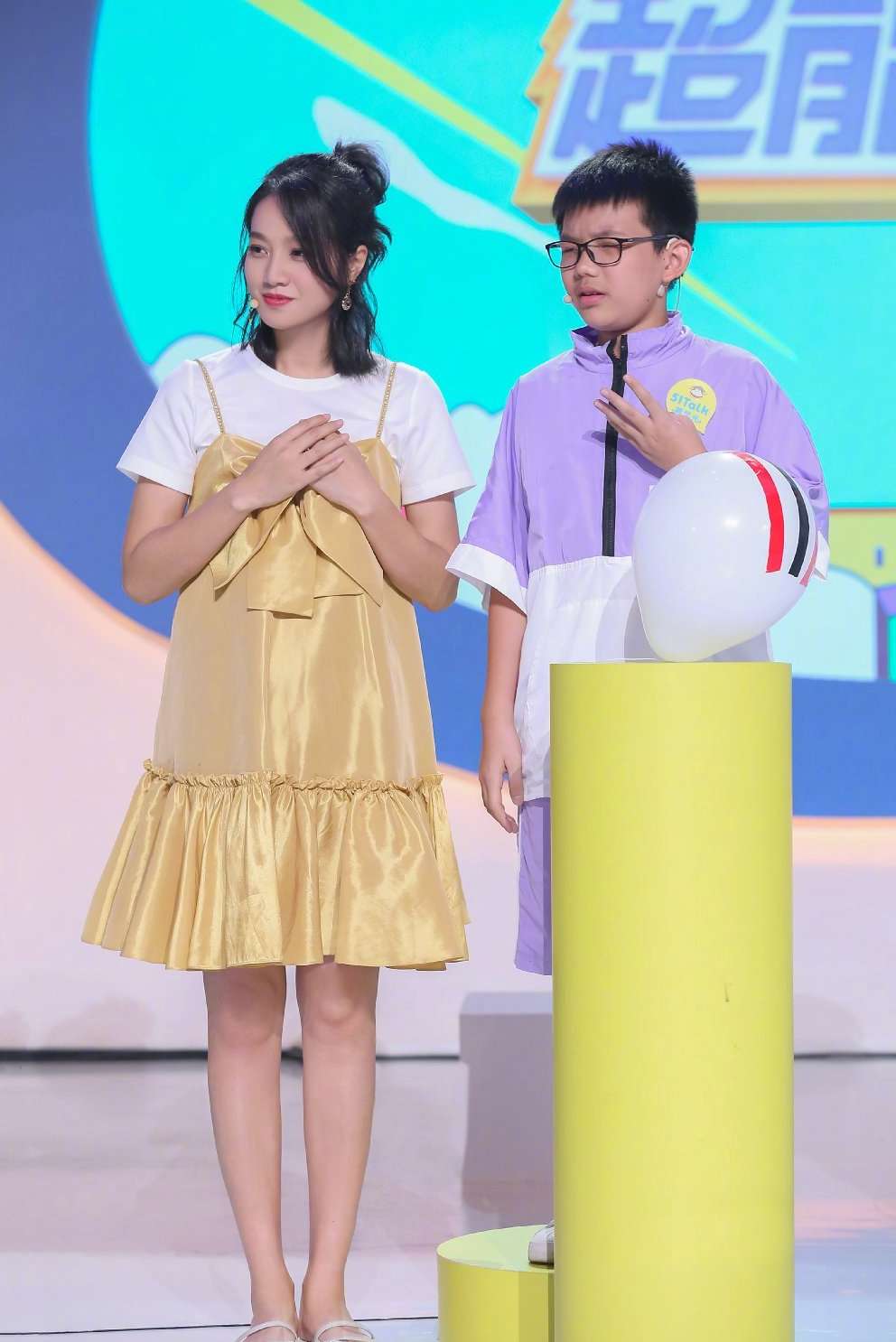 朱丹怀二胎素颜出街,朱丹二胎孕肚对比照