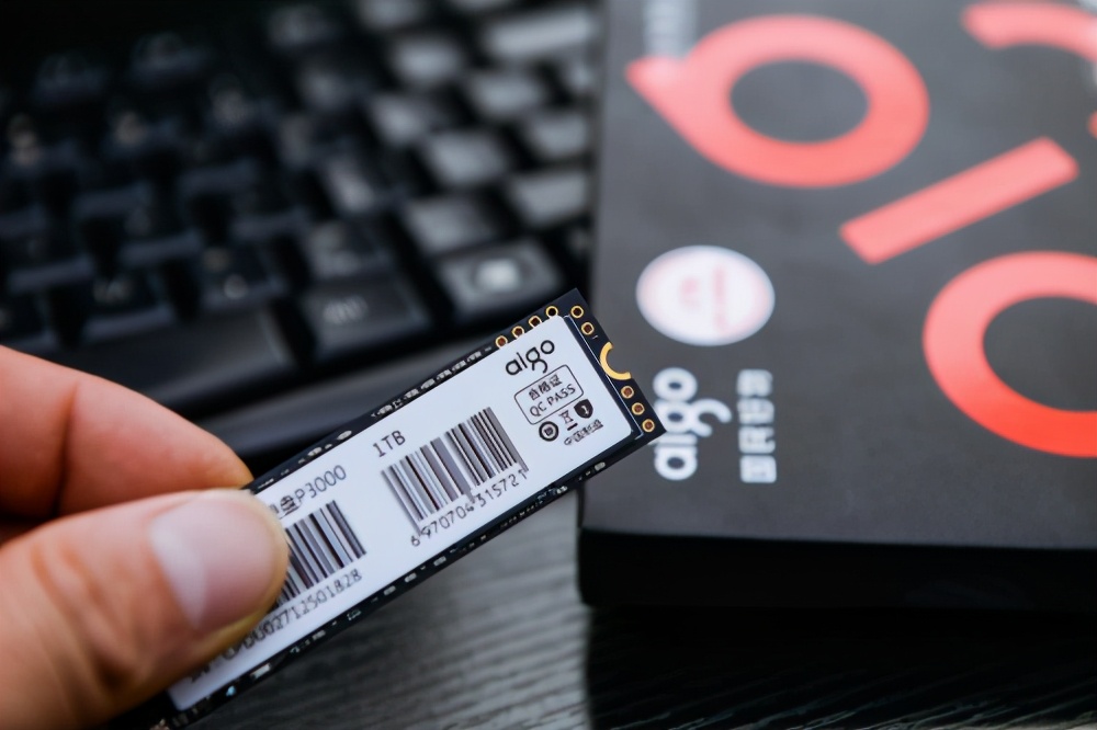 老电脑卡顿严重加固态硬盘可以吗,固态硬盘不重装系统电脑能快吗