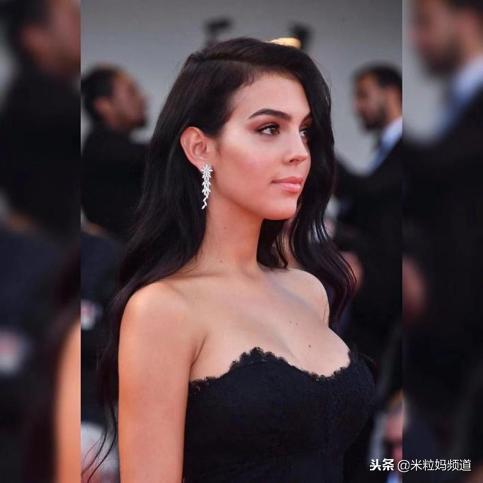 生了三胎都没嫁成豪门的吴佩慈，到底输在了哪儿？