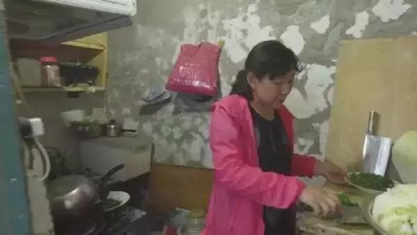 一家5口蜗40㎡夹缝房，睡折叠床、生二胎，看设计师如何解决困境