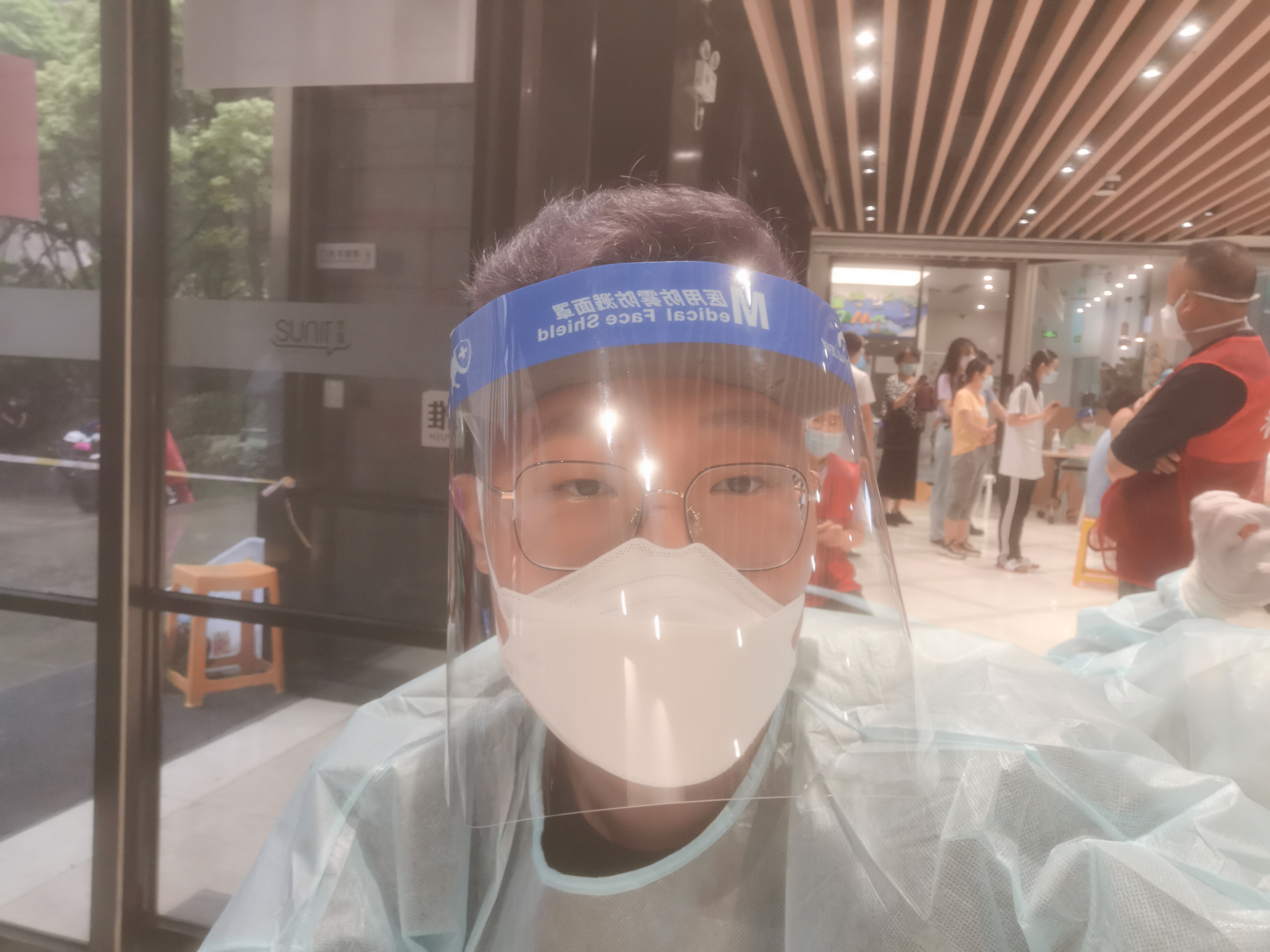 区街新闻｜70多幅照片记录世茂滨江社区辖内志愿者，南京感谢你们