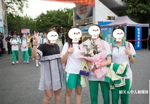 看完谁说中学校服丑？？这几所学校的校服简直颜值爆表