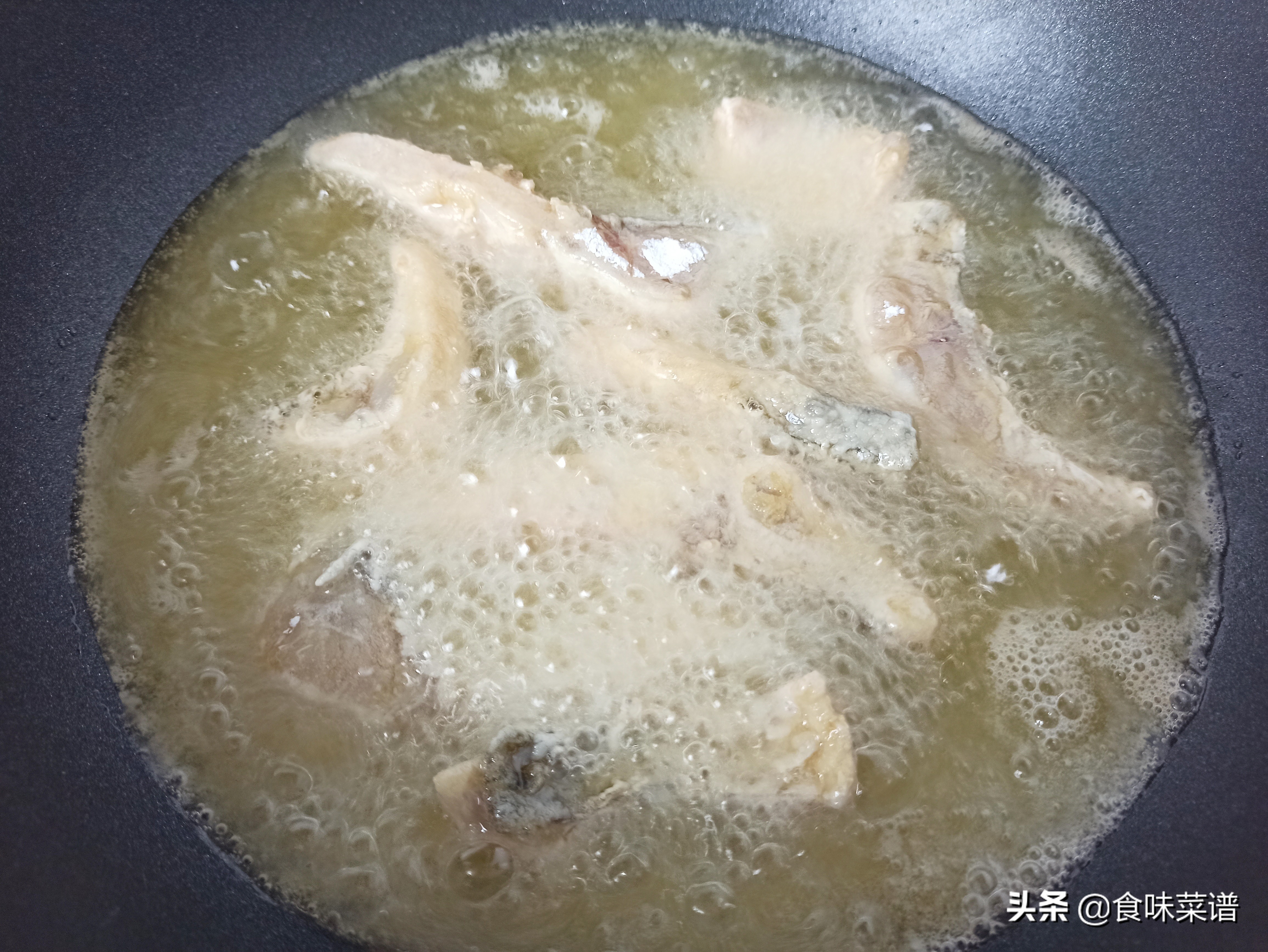 炸鱼块怎么才酥脆好吃,鱼块怎么腌制才会感觉没有腥味