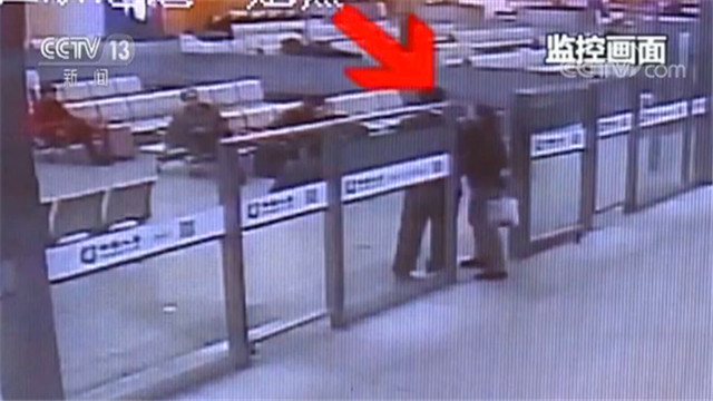 女乘客冲闯检票口,上海车站冲闯检票口后续