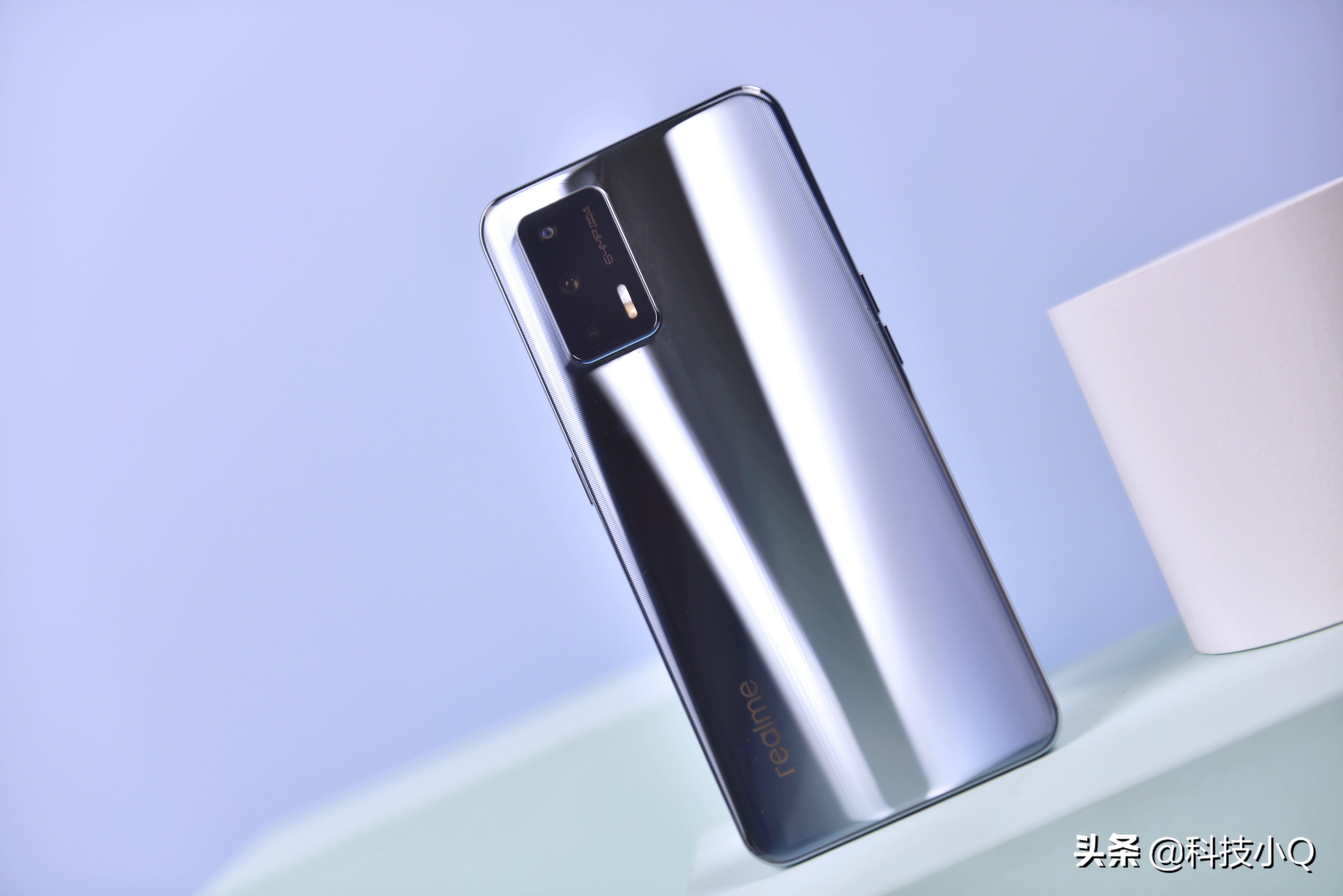 杨幂代言真我gt大师探索版,杨幂代言真我gtneo2